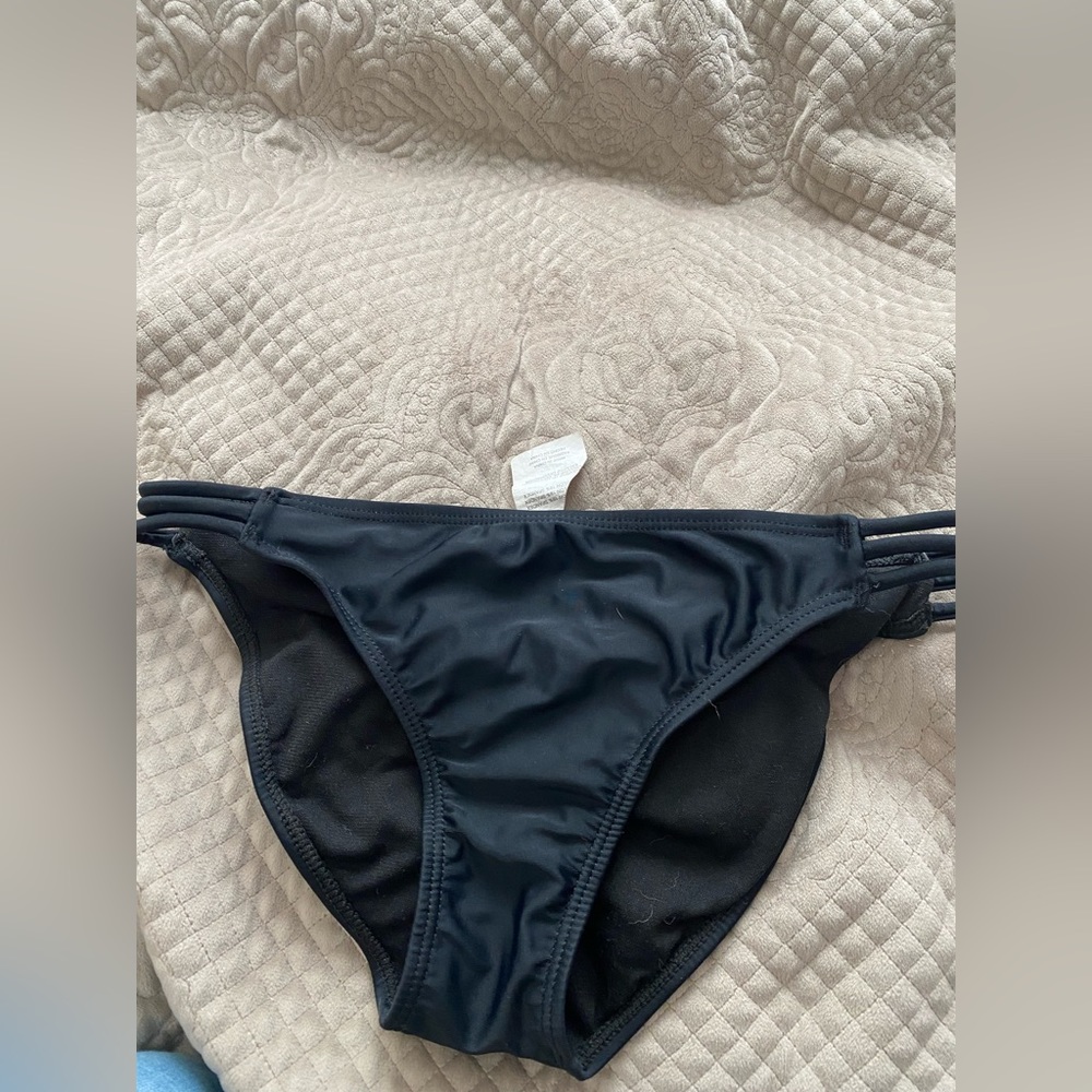 Black bikini bottoms